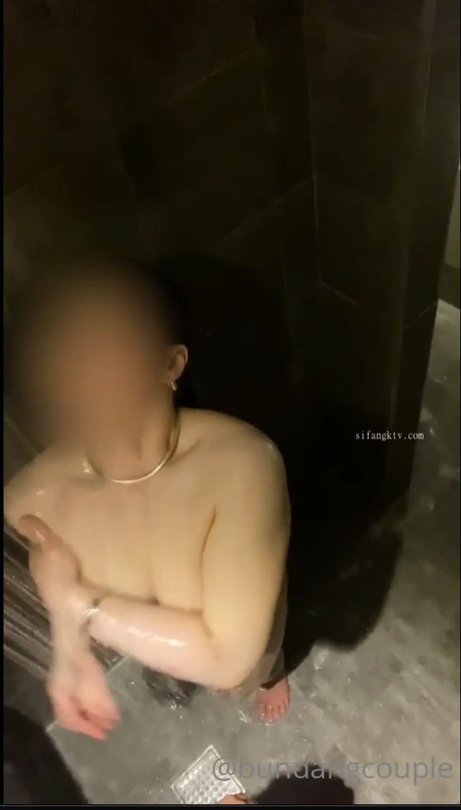 博雅生物好哥们的新婚老婆(完整视频已上传至下面平台)
